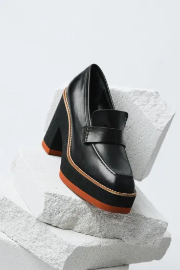 SPAZIOMODA BLACK LEATHER